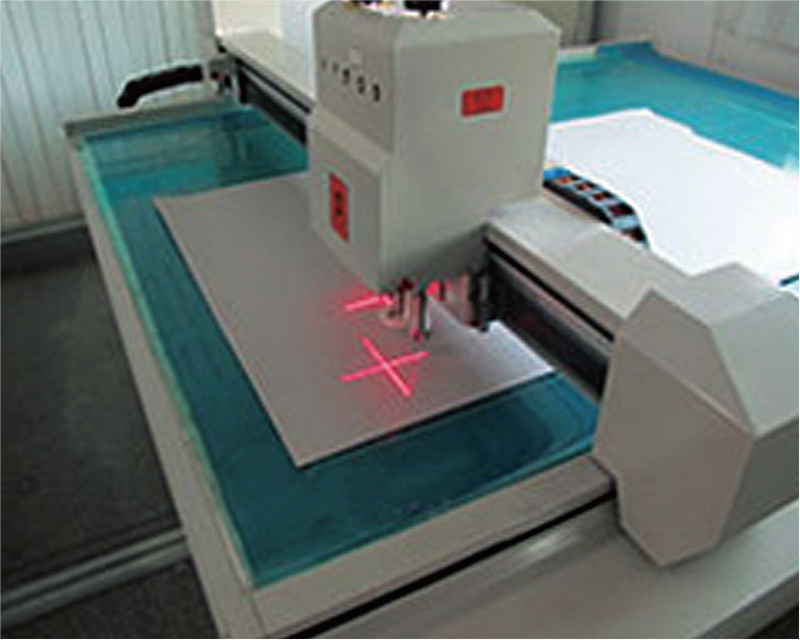 Automatischer Musterschneider